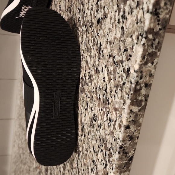 DKNT SLIP ON BOOTS SIZE 7.5 - Picture 4 of 4